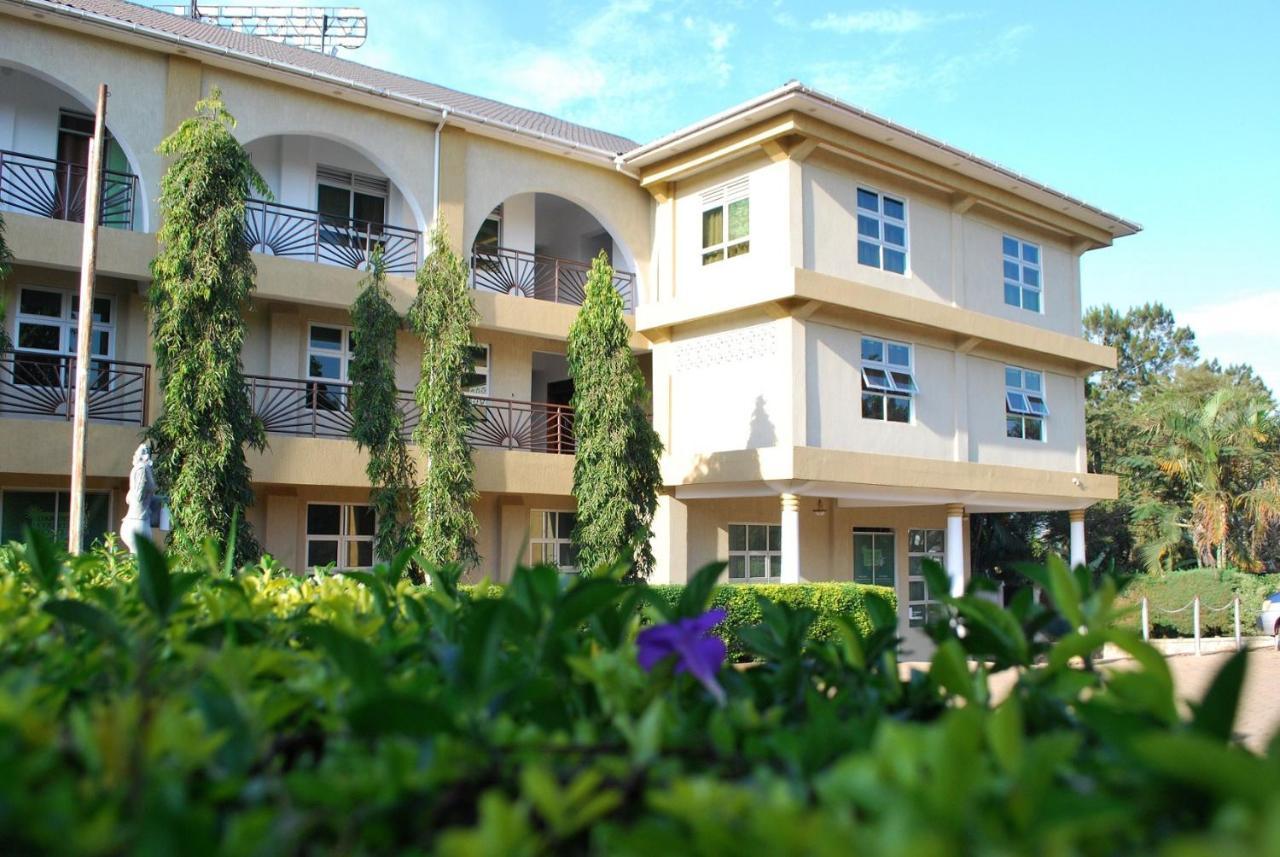 Garden Courts Hotel Masaka Eksteriør bilde