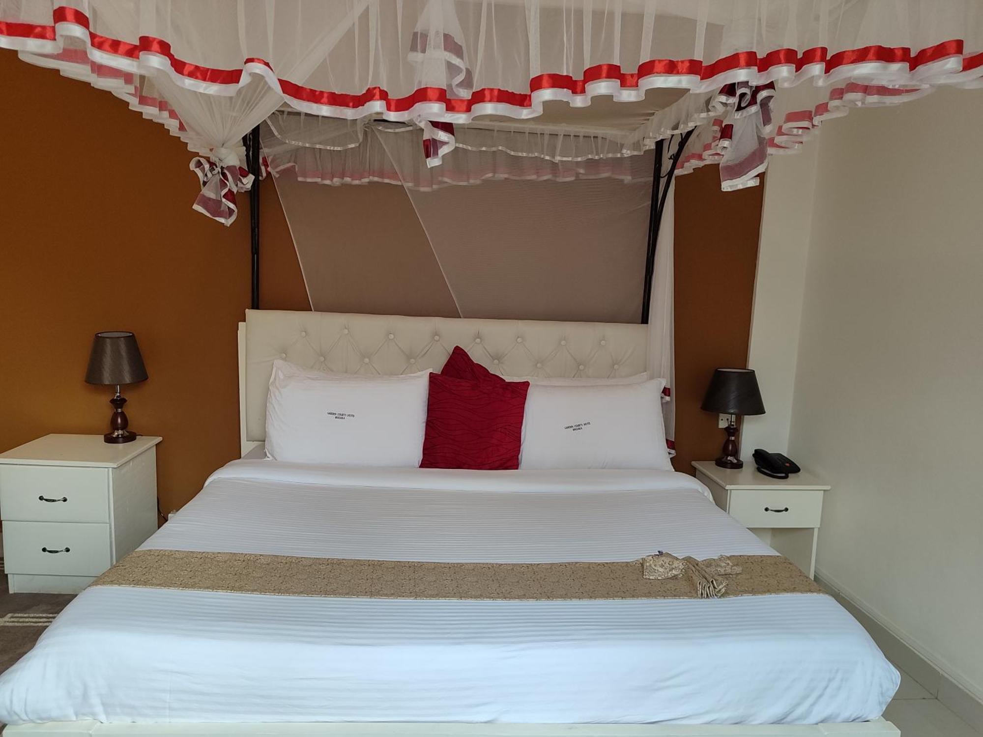 Garden Courts Hotel Masaka Eksteriør bilde